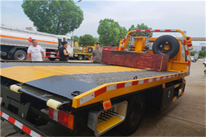 翠微路附近拖车电话号码服务