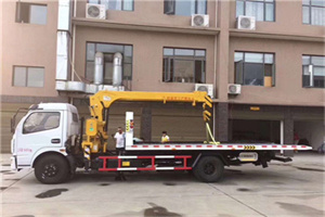 翠微路附近汽车轮胎更换